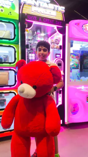 BounceUp winner with their prize